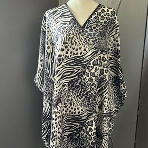 Winlar animal print caftan One size Satiny silky EUC Black and White